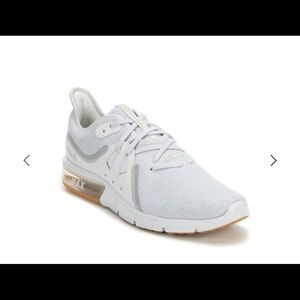 Women’s Nike Airmax Sequent 3 Size 8